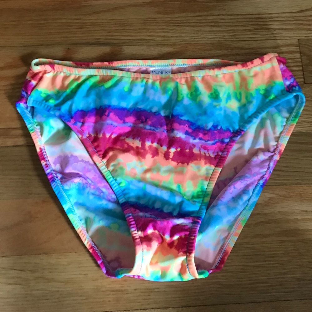 Semi high waisted Swim Bottoms